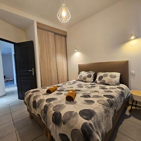 Le Contemporain-2 Chambres-Vue Eglise Saint Paul Nimes Luaran gambar